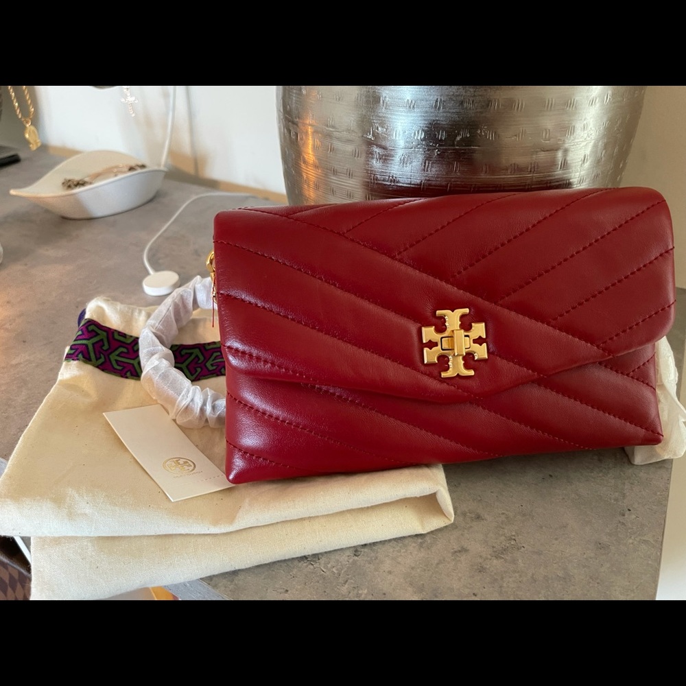 New--Tory Burch Kira Chevron Wallet